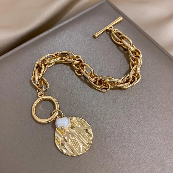 Gold Cuban Bracelet Chunky Chain Textured Gold Disc Pearl Charm Toggle Clasp NWT - Picture 3 of 7